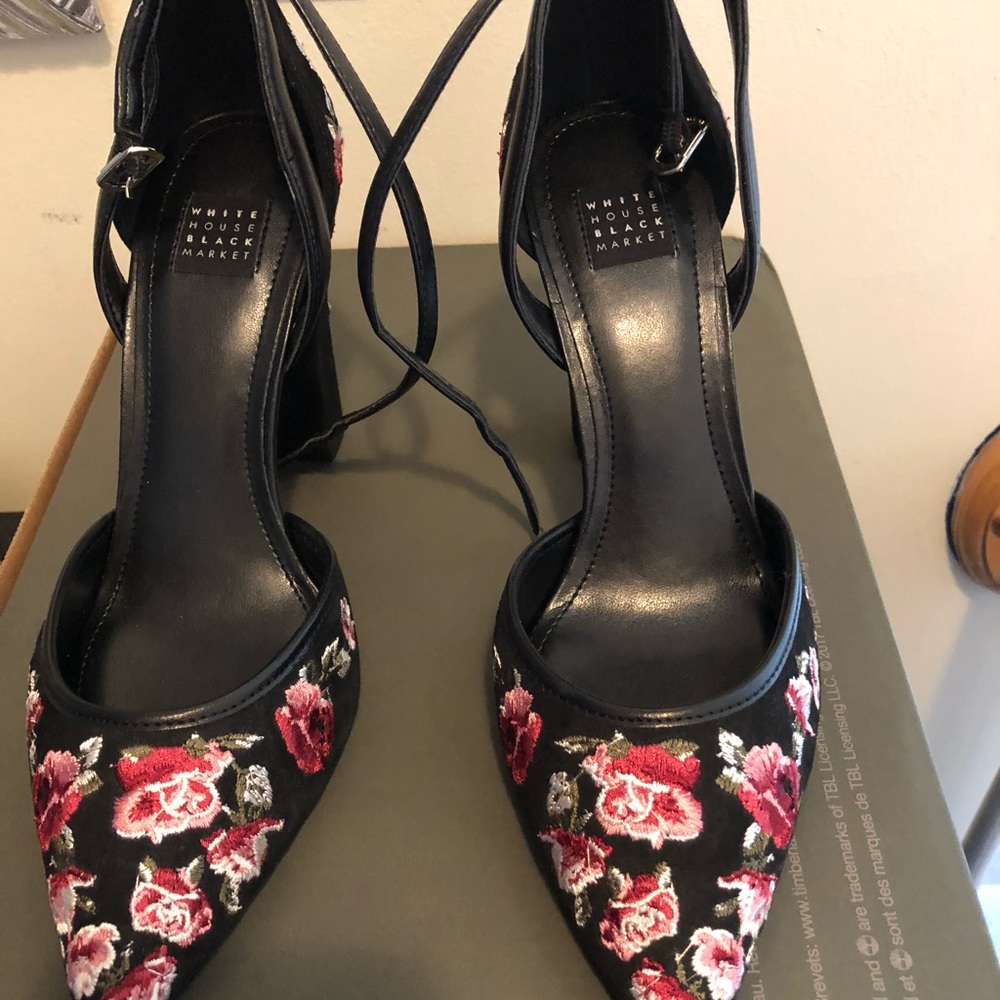 New Pretty Flower Mary Jane size 7